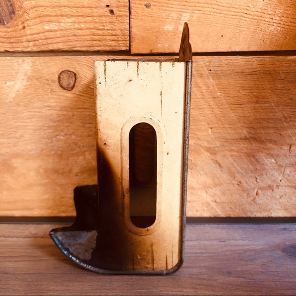 Burned hanging matchbook holder - Picture 3 of 6